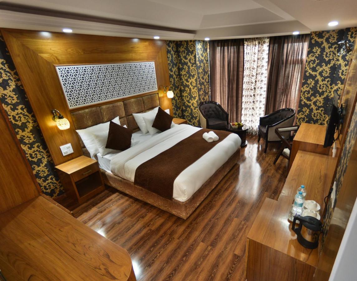 Hotel The Montreal Telbal ภายนอก รูปภาพ