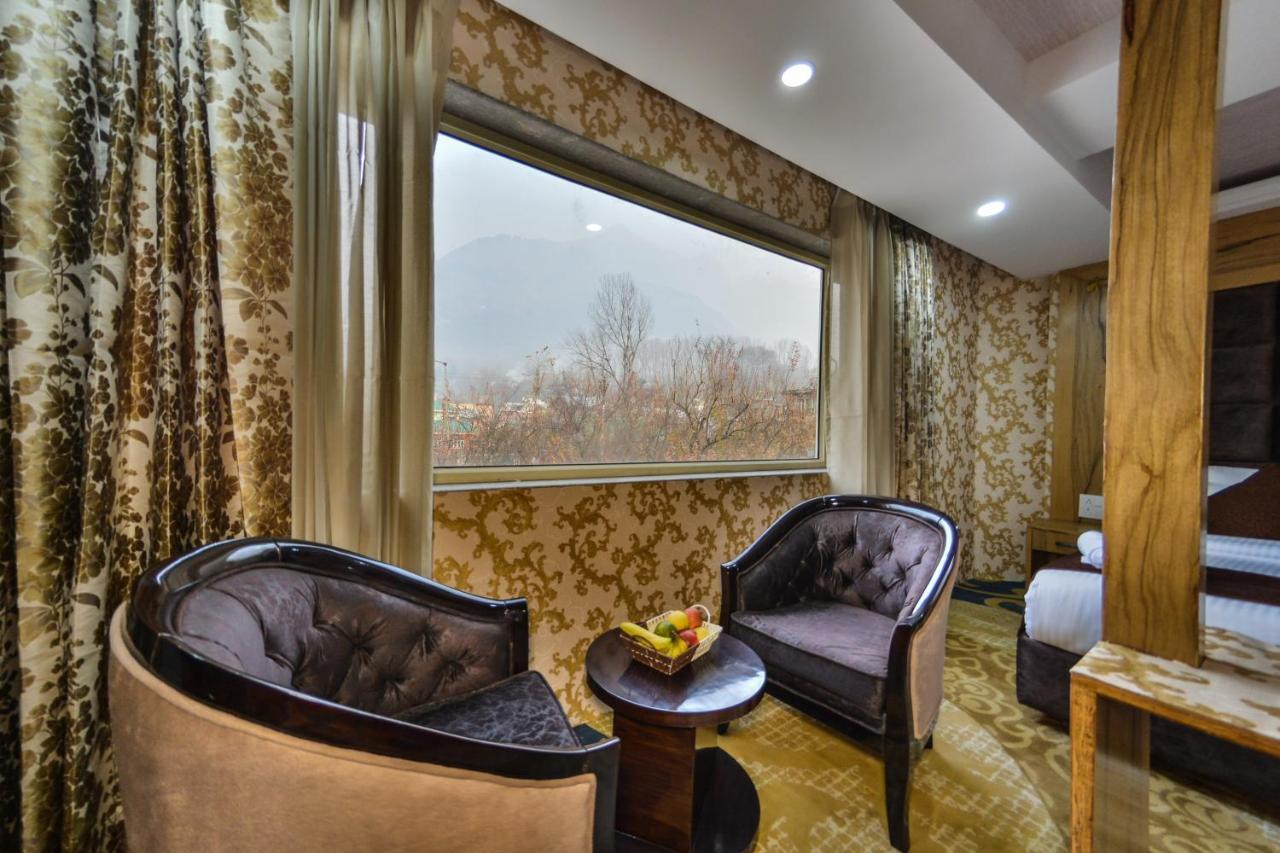 Hotel The Montreal Telbal ภายนอก รูปภาพ