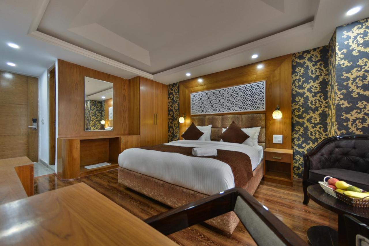 Hotel The Montreal Telbal ภายนอก รูปภาพ