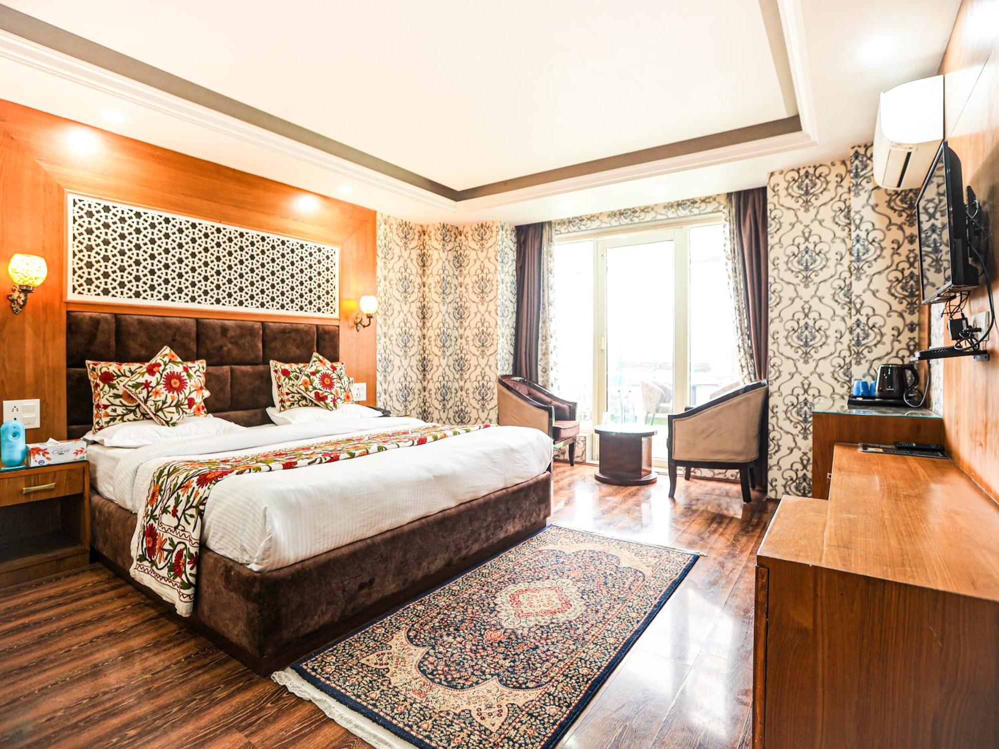 Hotel The Montreal Telbal ภายนอก รูปภาพ