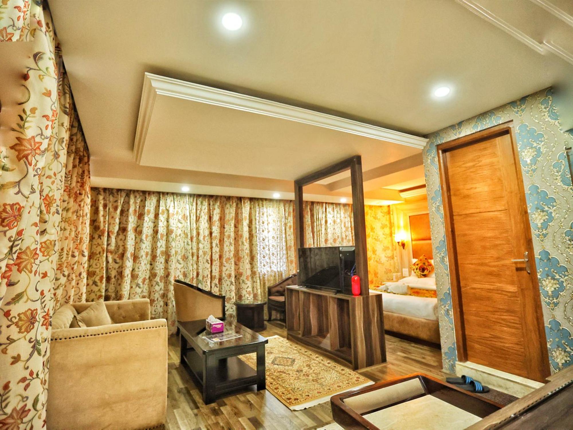 Hotel The Montreal Telbal ภายนอก รูปภาพ