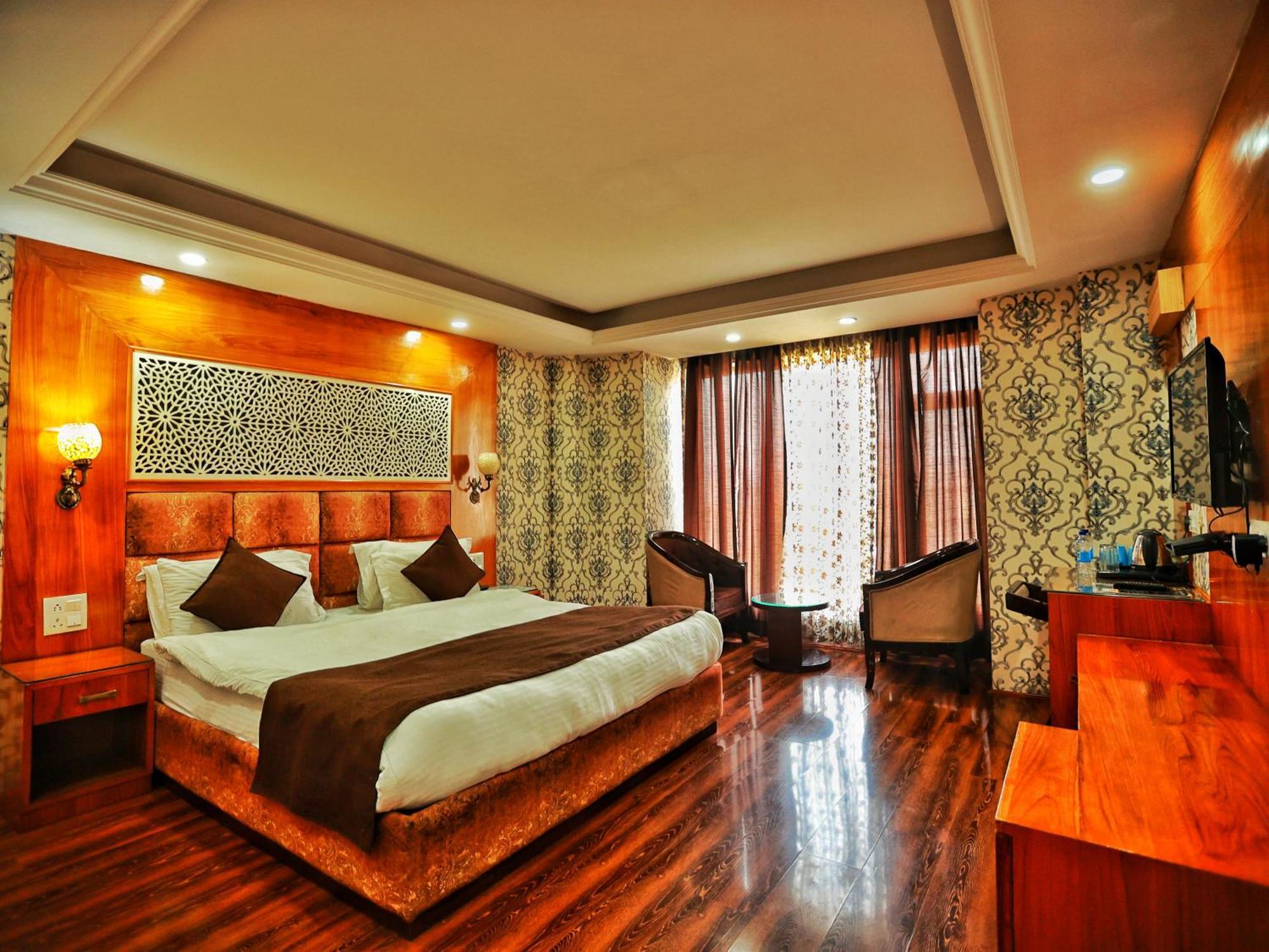 Hotel The Montreal Telbal ภายนอก รูปภาพ