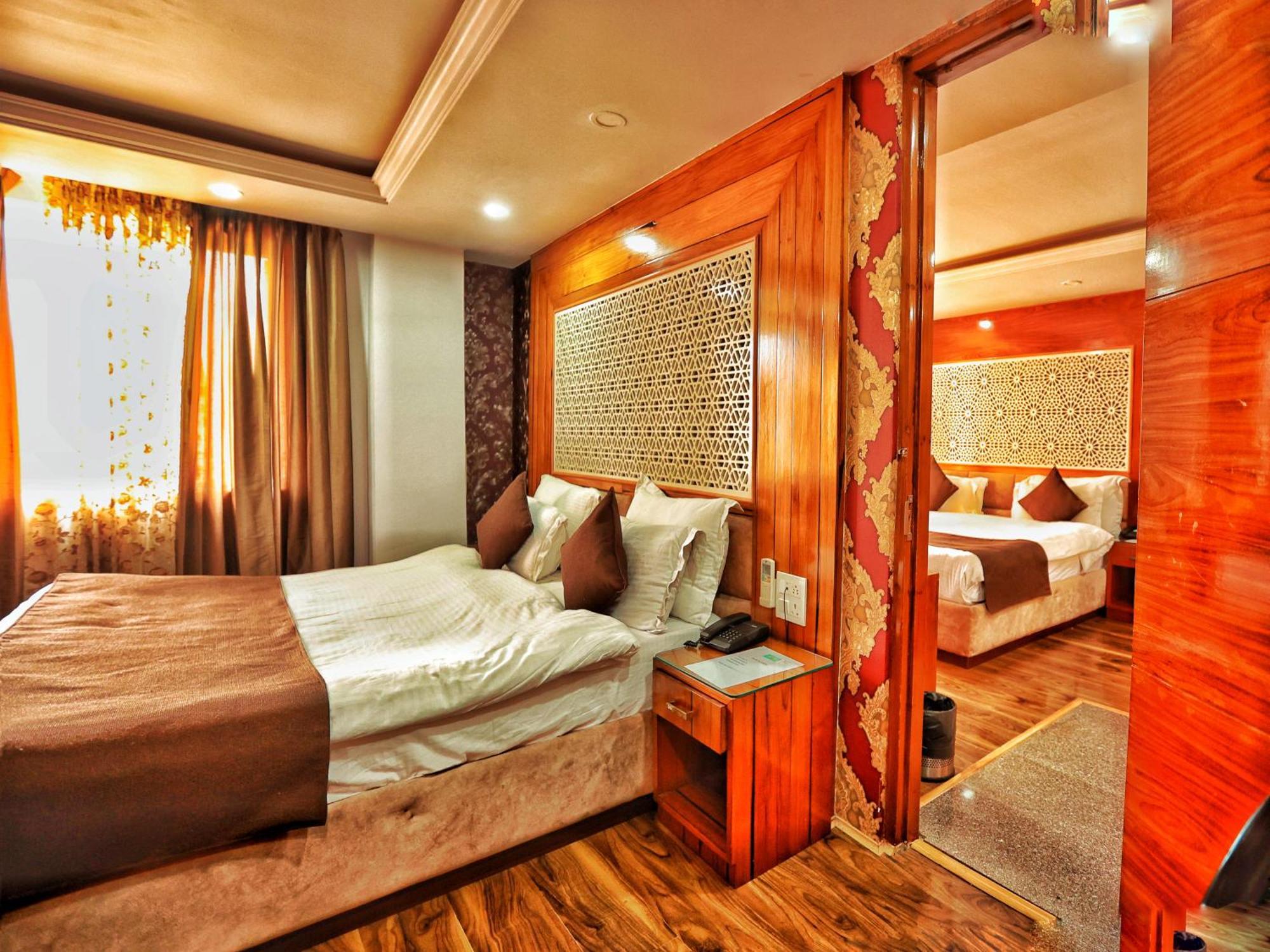 Hotel The Montreal Telbal ภายนอก รูปภาพ