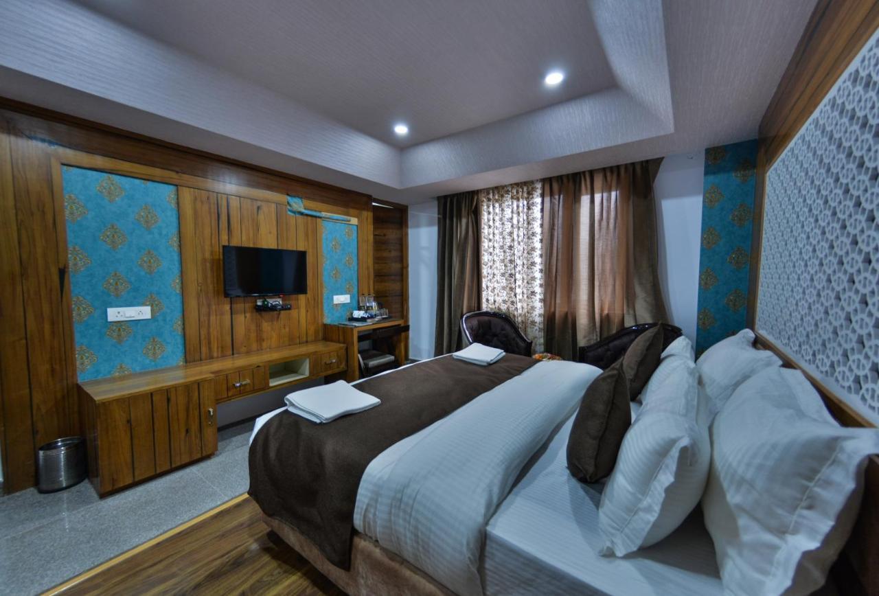 Hotel The Montreal Telbal ภายนอก รูปภาพ