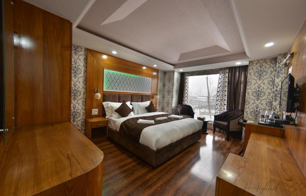 Hotel The Montreal Telbal ภายนอก รูปภาพ