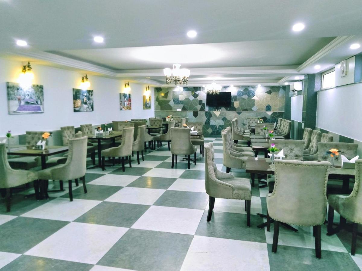 Hotel The Montreal Telbal ภายนอก รูปภาพ
