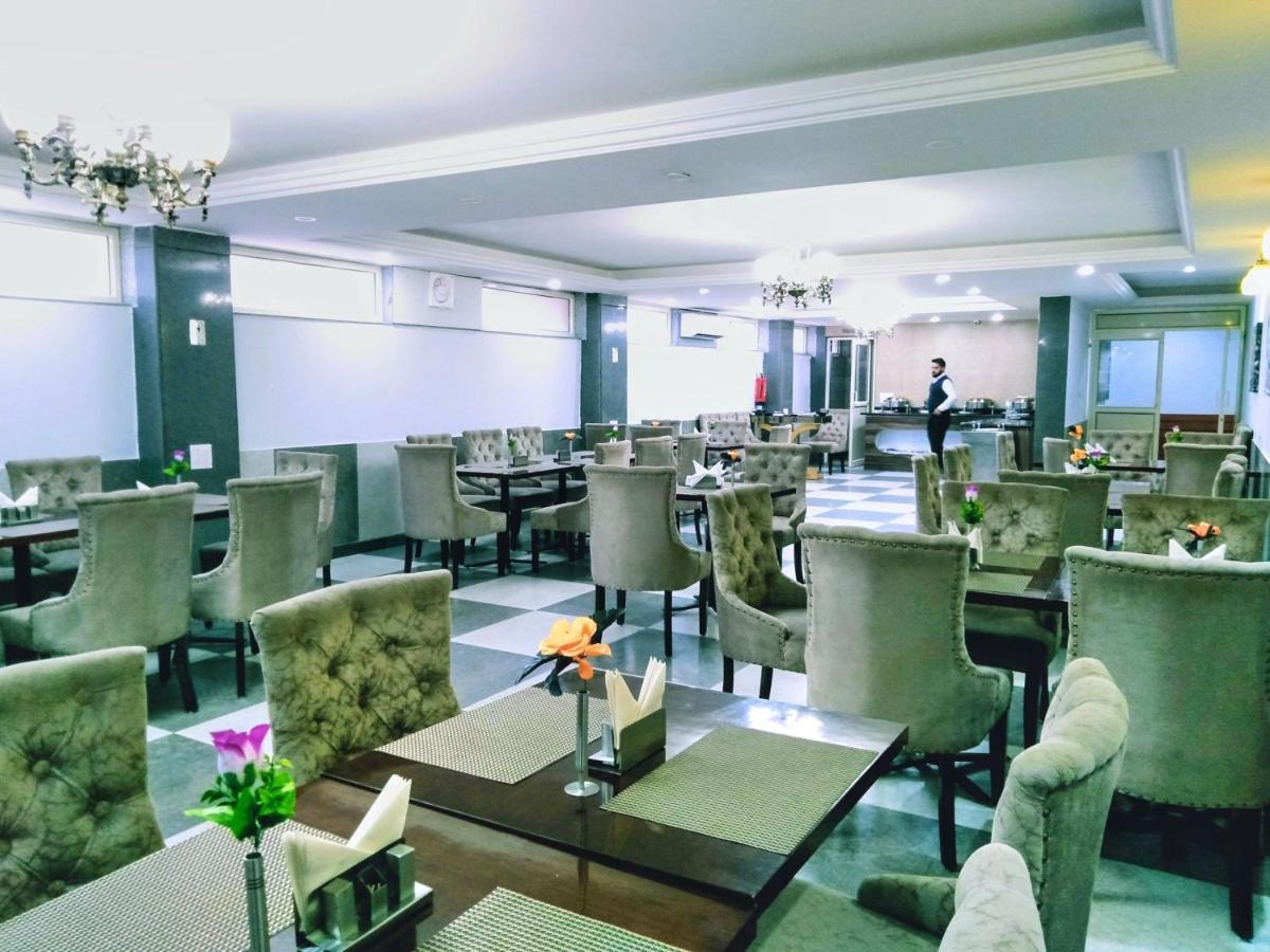 Hotel The Montreal Telbal ภายนอก รูปภาพ